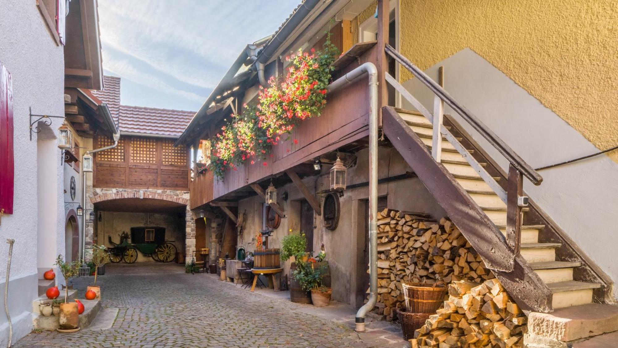 Ferienwohnungen Altes Rathaus Vogtsburg Exteriör bild